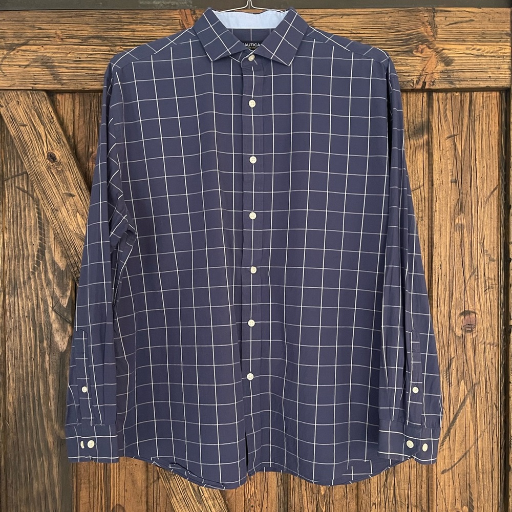 Men’s Nautica Button Down Shirt